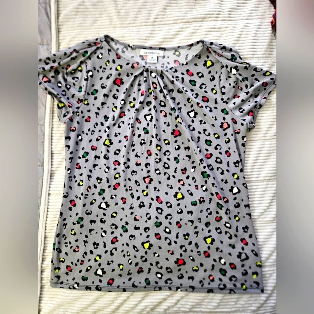 Liz Claiborne Leopard Print Gray Shirt. Size M